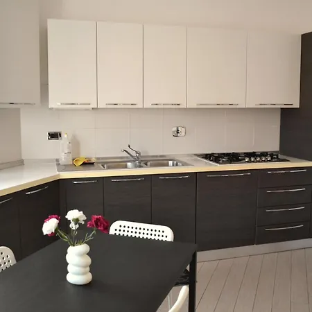 La Dolce - Con Parcheggio Privato Vicino Al Centro E All'ospedale Appartement