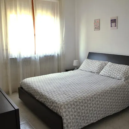 La Dolce - Con Parcheggio Privato Vicino Al Centro E All'ospedale Apartament