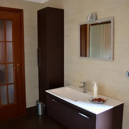 La Dolce - Con Parcheggio Privato Vicino Al Centro E All'ospedale Apartament *