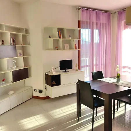 La Dolce - Con Parcheggio Privato Vicino Al Centro E All'ospedale Apartament *